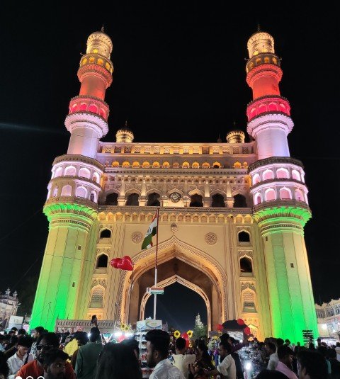 charminar kahan sthit hai